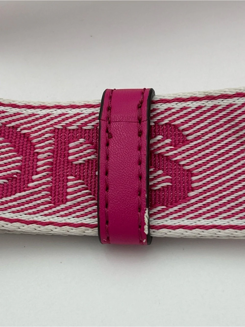 Michael Kors Pink Jet Set Smartphone Crossbody Purse